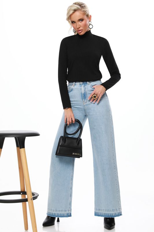 326831 DStrend Turtleneck